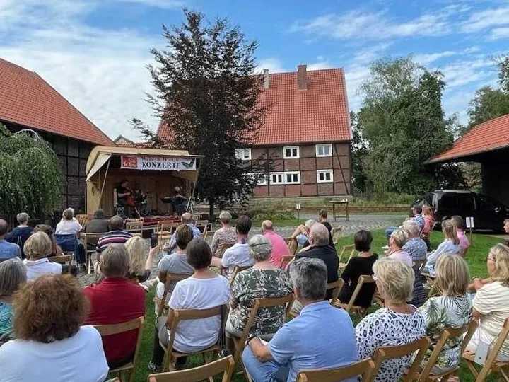 LitNatur - Literarisch-musikalisches Programm unter freiem Himmel