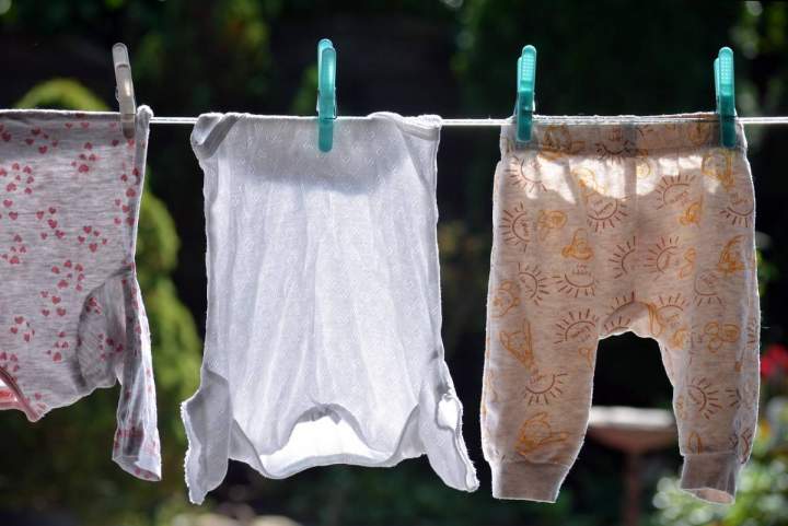 Spielzeug- und Kinderkleiderbasar in der FaBi