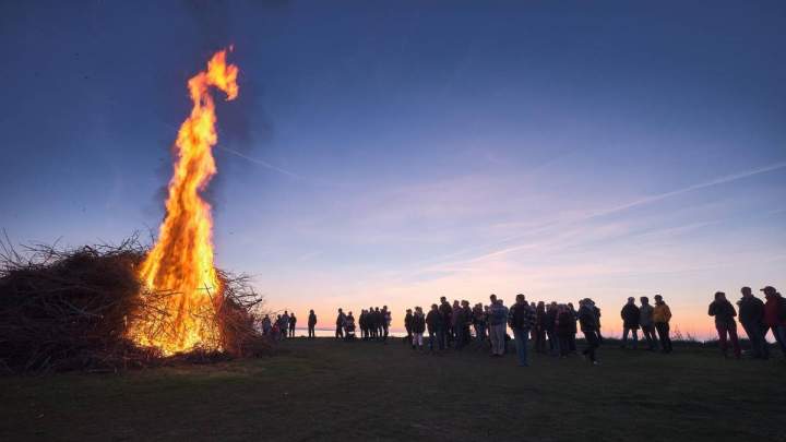 Osterfeuer des Heimatvereins Barlo