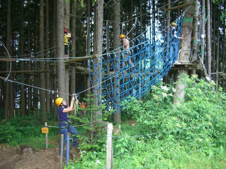 Messdienergemeinschaft - Ausflug zum Kletterwald Borken