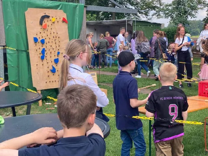 Pfingstfest auf dem Spielplatz St. Helena
