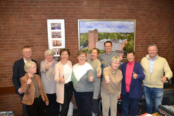 Präses R. van Straelen, Notenwarting Liesel Kroesen u. Christa Kamps, Chorleiterin Monika Heben, 1. Vorsitzende Susanne Kersten, Schriftführerin Gudrun Farahat, Kassenwart Wolfgang Volmering, Notenwartin Barbara Tebrake, 2. Vorsitzende Edelgard Beimdick, Kassenprüfer Stefan Kleinewegen